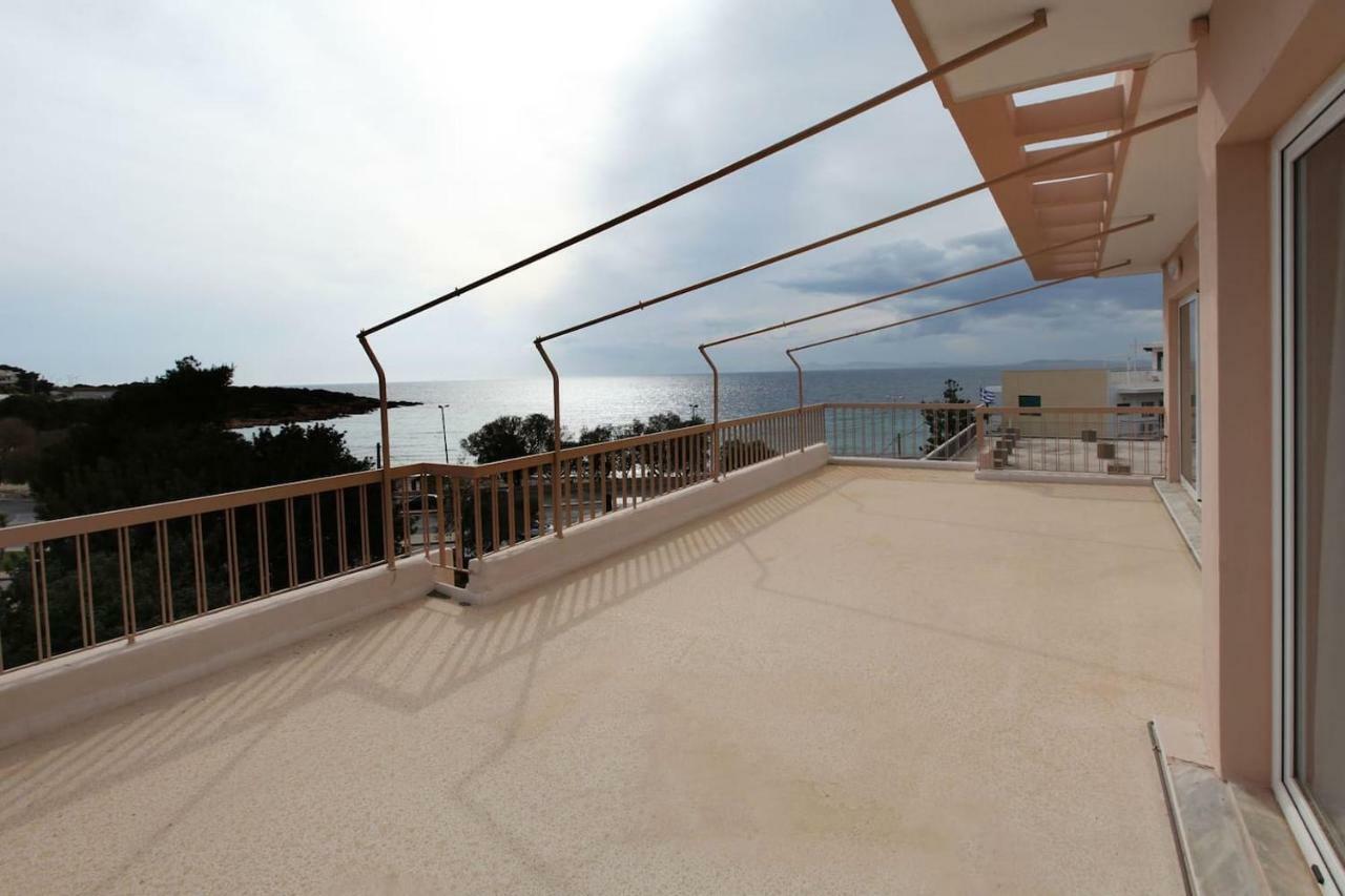 Seaside Renovated Top Floor Apartment Saronida エクステリア 写真