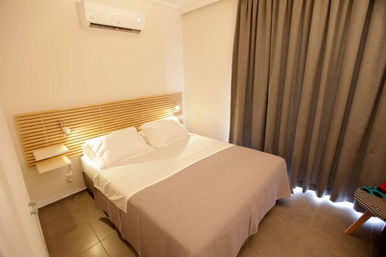 Seaside Renovated Top Floor Apartment Saronida エクステリア 写真