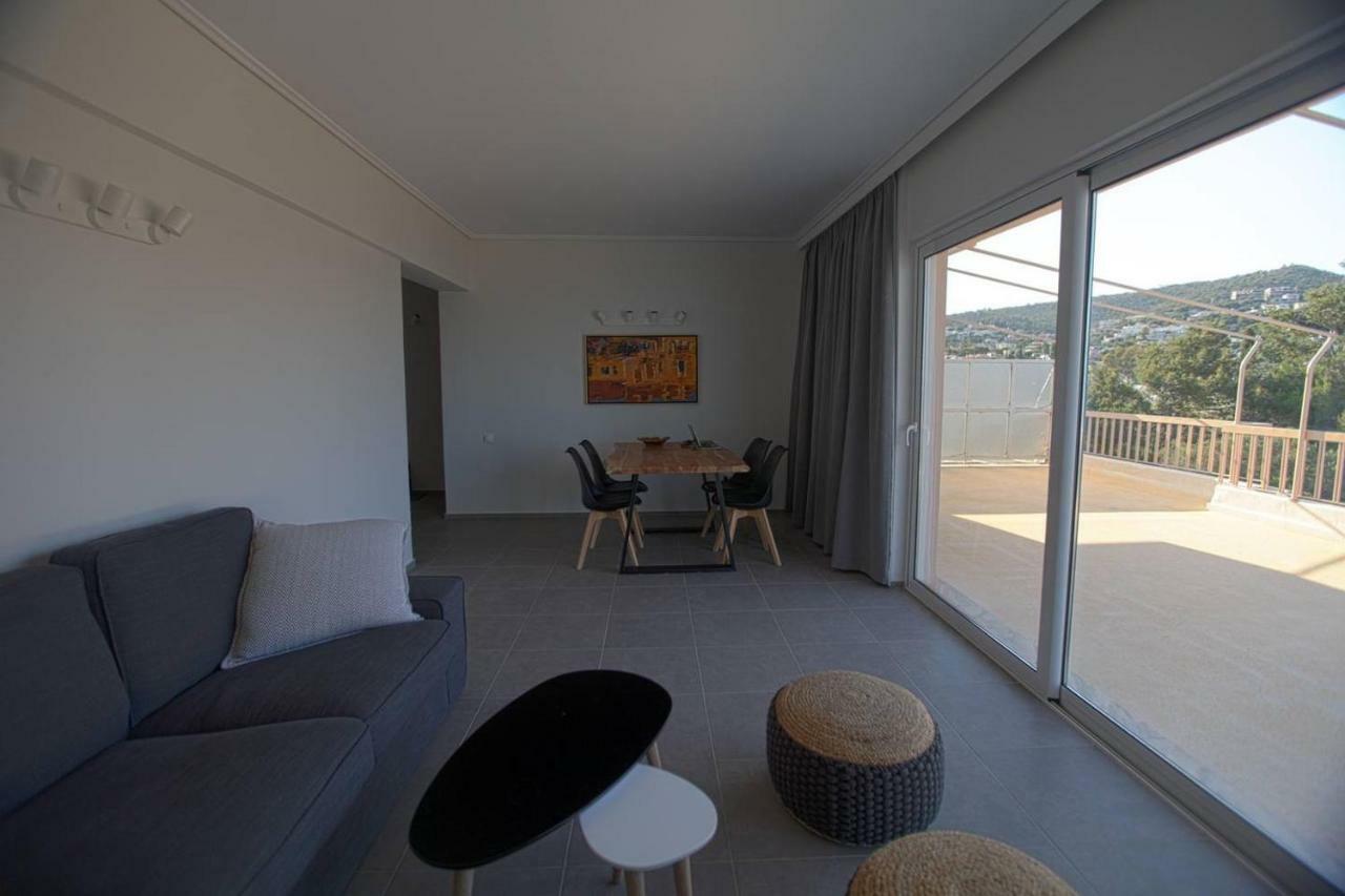 Seaside Renovated Top Floor Apartment Saronida エクステリア 写真